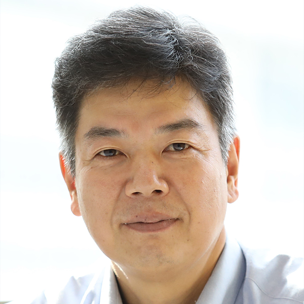 平本 健二 氏